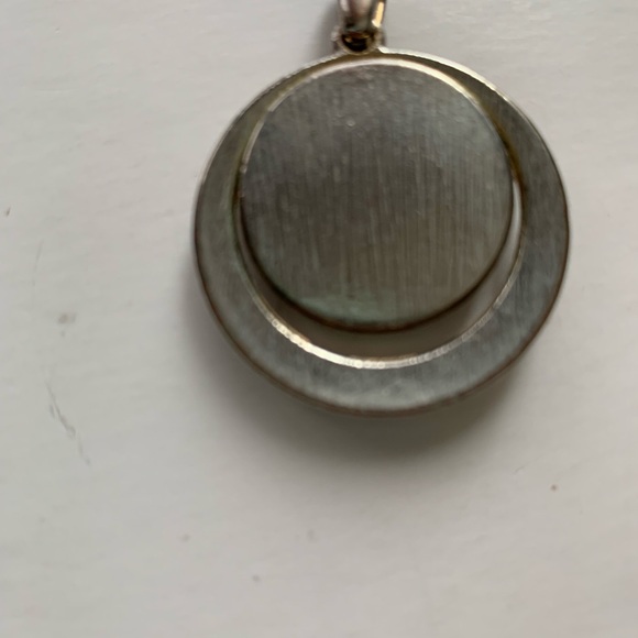 Vintage MCM Green Cat’s Eye “ Orbit” Pendant - Brushed Silver Tone - Picture 4 of 7